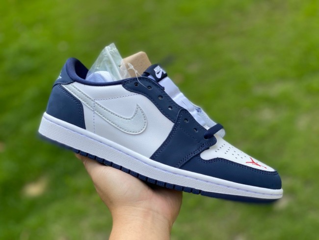 Air Jordan 1 Low SB Midnight Navy
