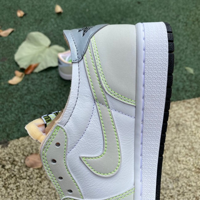 Air Jordan 1 Retro Low White Ghost Green Black