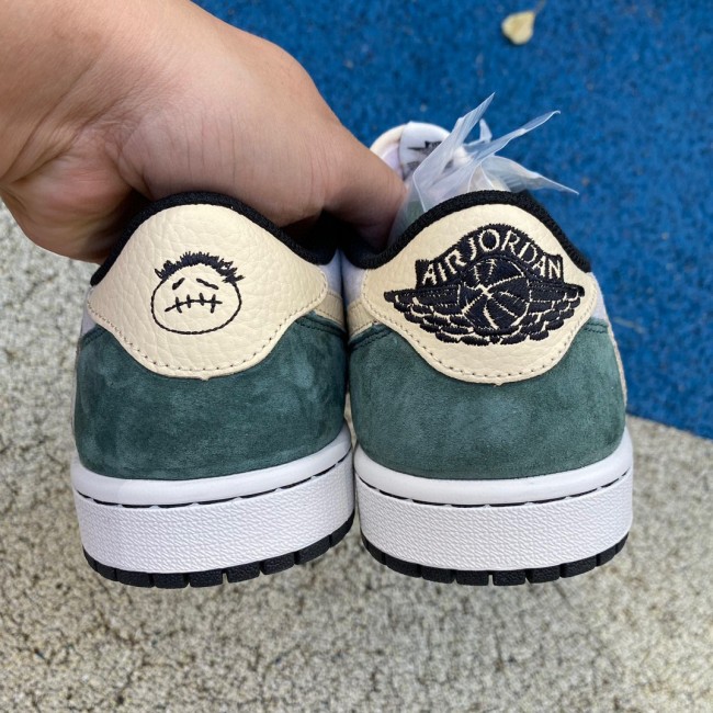 Tracis Scott x Air Jordan 1 Low