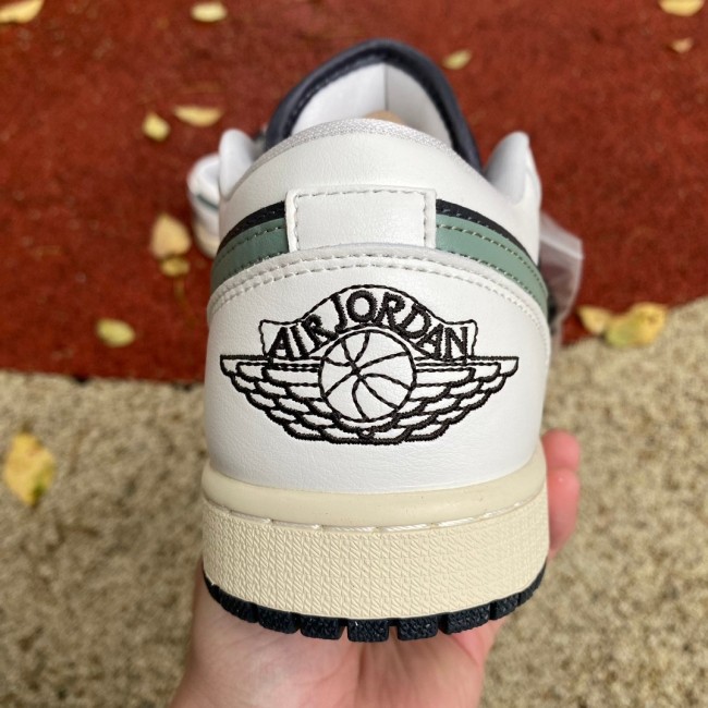 Air Jordan 1 Low Jade Smoke