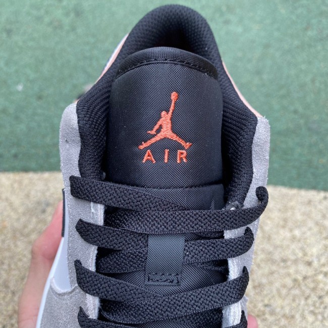 Air Jordan 1 Low SE Flight Club