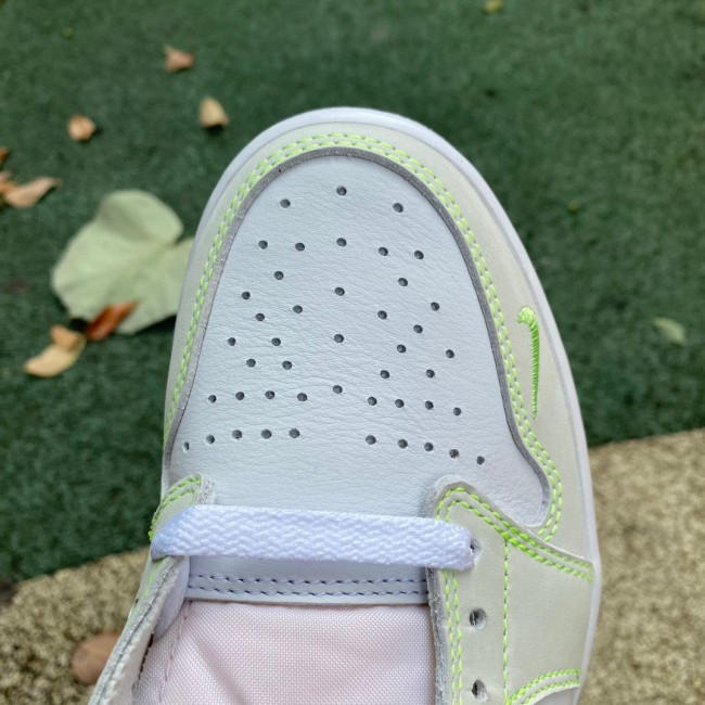 Air Jordan 1 Retro Low White Ghost Green Black