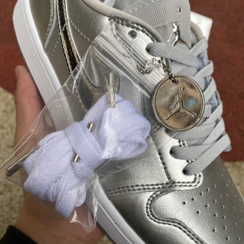 Air Jordan 1 Retro Low Golf Gift Giving Pack
