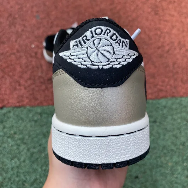 Tracis Scott x Air Jordan 1 Low