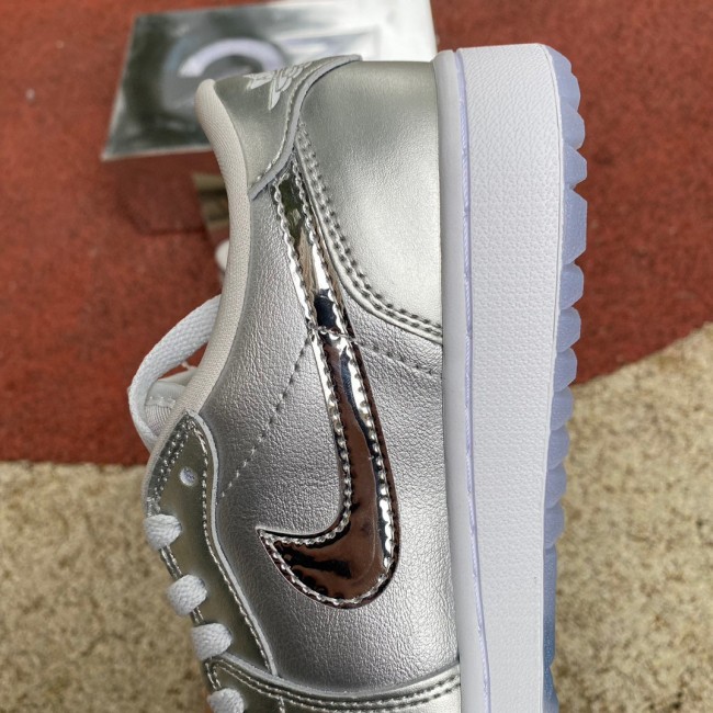 Air Jordan 1 Retro Low Golf Gift Giving Pack