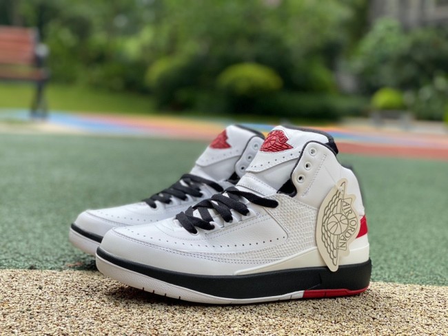 Air Jordan 2 Retro OG Chicago