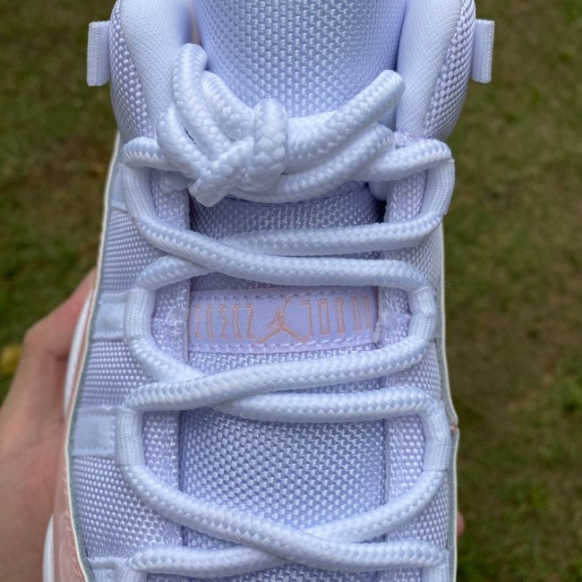 Air Jordan 11 Low Legend Pink