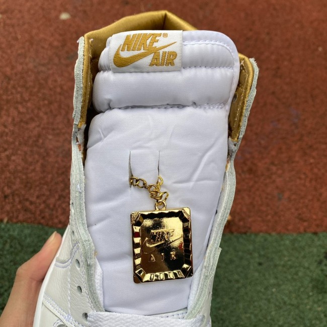 Air Jordan 1 Retro High OG Metallic Gold