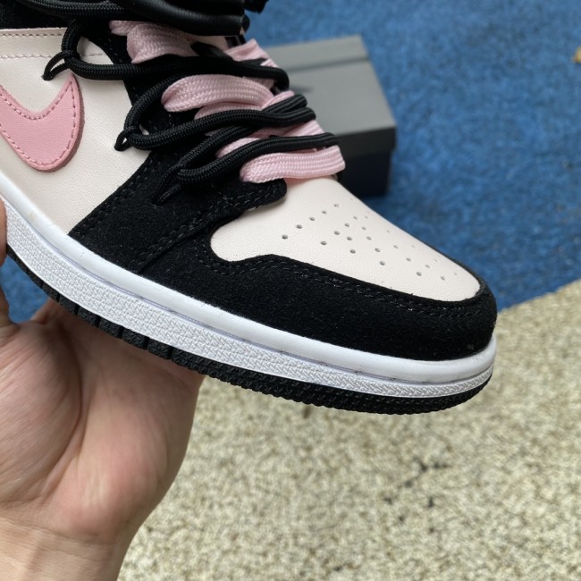 Air Jordan 1 Low shoes