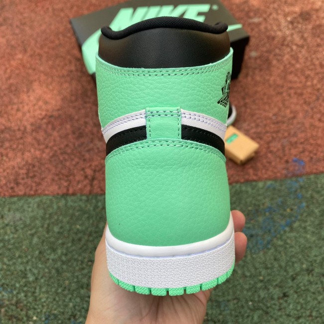 Air Jordan 1 High OG “Green Glow”