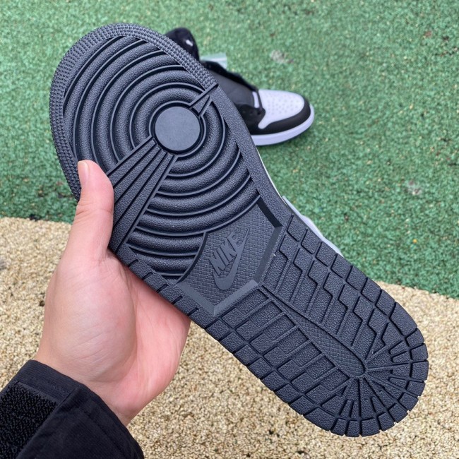 Air Jordan 1 Retro High OG Black White