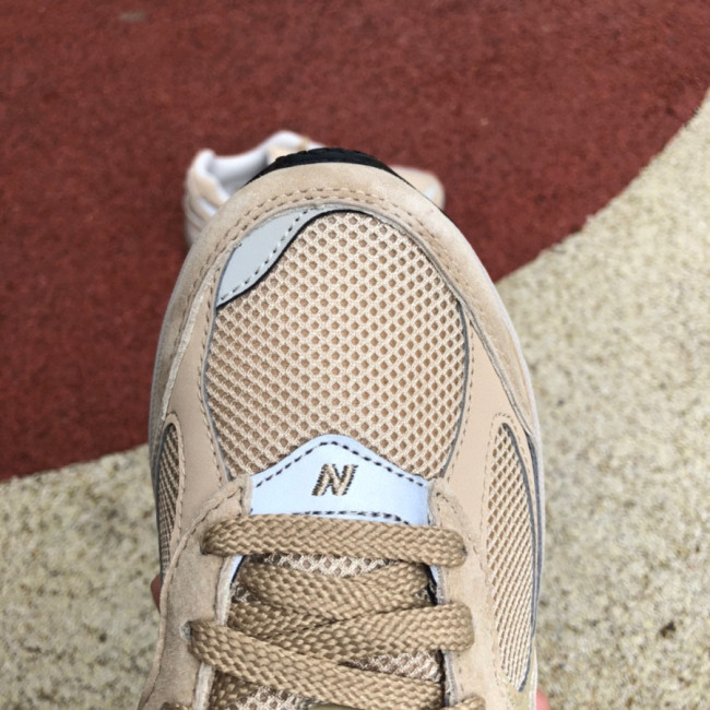 New Balance 2002R Beige