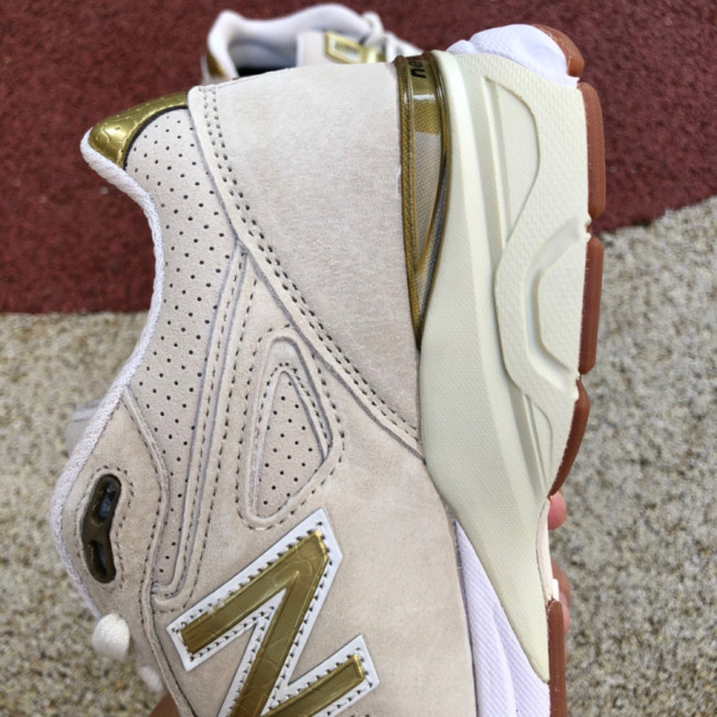 New Balance 990v4 Angora