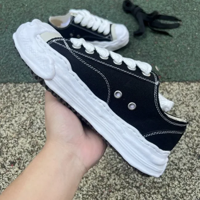 Maison Mihara Yasuhiro Hank OG Sole Canvas Low Black