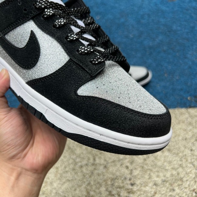 SB Dunk Low Retro SE Black Full Of Stars