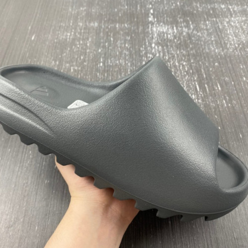 Yeezy Slide Slate Grey ID2350