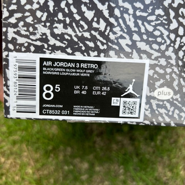 Air Jordan 3 Retro Green Glow