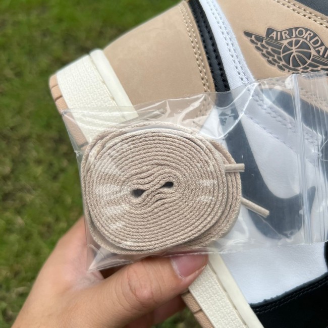 Air Jordan 1 Retro High OG Latte