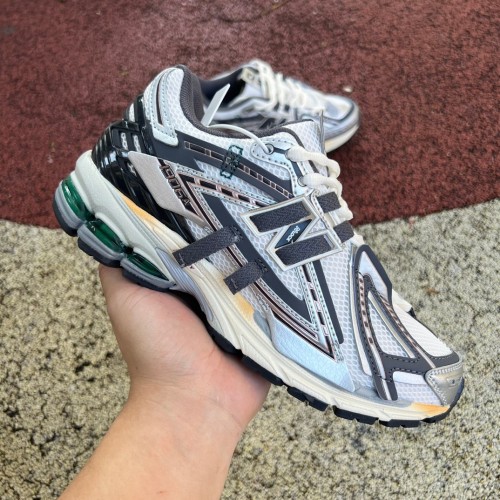 New Balance 1906A Silver Gold Metallic