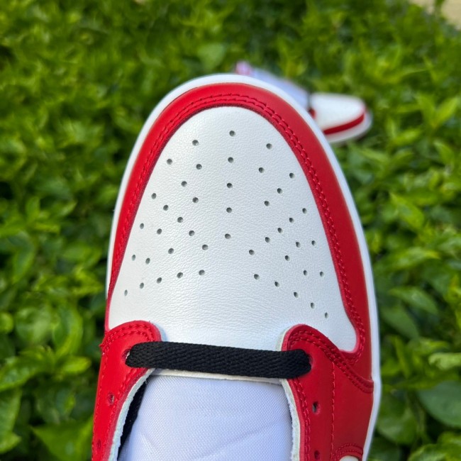 Air Jordan 1 Retro Low Chicago (2016)