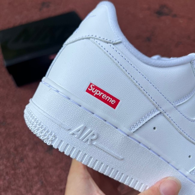 Nike Air Force 1 Low Supreme White