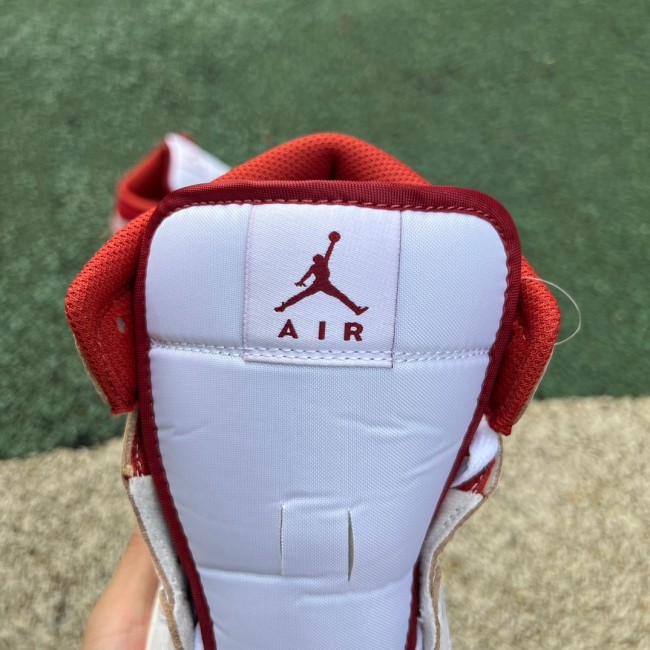 Air Jordan 1 Mid SE Dune Red