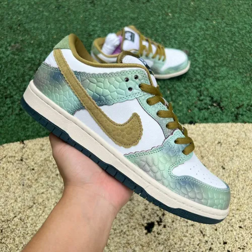 Nike SB Dunk Low Alexis Sablone Chameleon