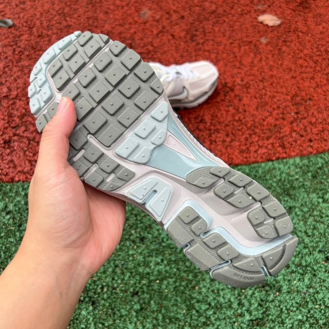 Nike Zoom Vomero 5 SE Light Orewood Brown