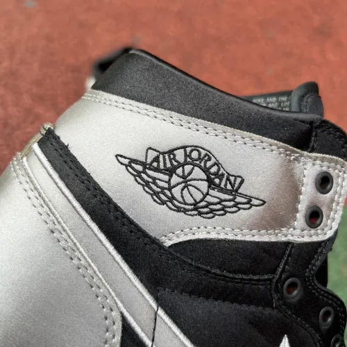 Air Jordan 1 Retro High OG Satin Shadow