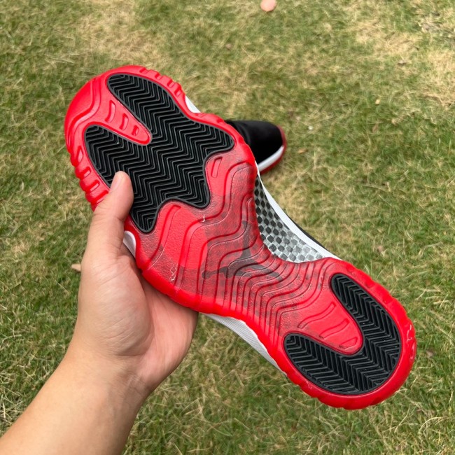 Air Jordan 11 Retro Bred Velvet