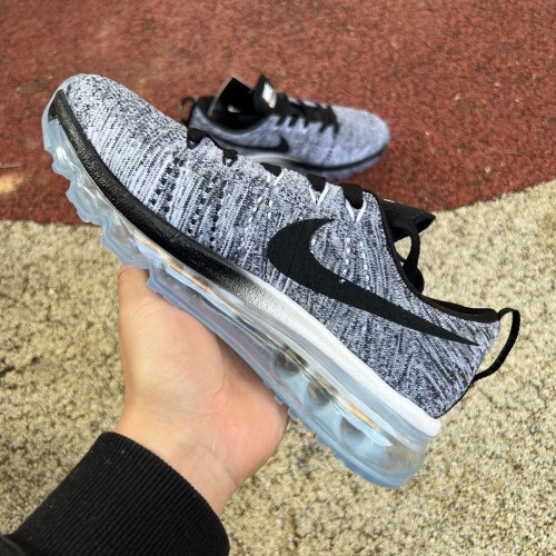 Nike Flyknit Air Max Oreo