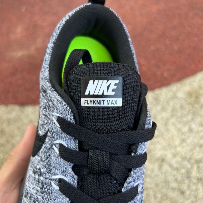 Nike Flyknit Air Max Oreo