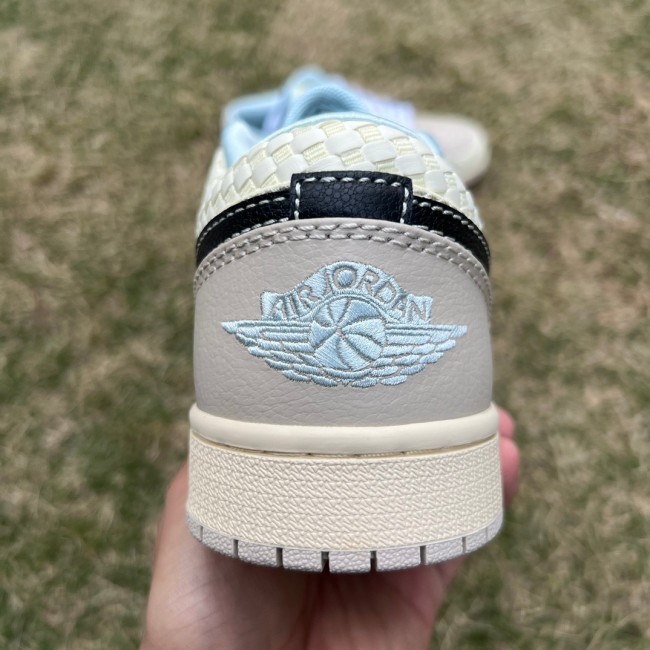 Air Jordan 1 Low SE Sanddrift Glacier Blue