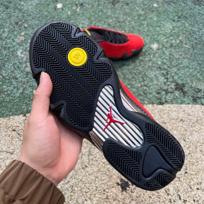 Jordan 14 Retro Challenge Red / Ferrari