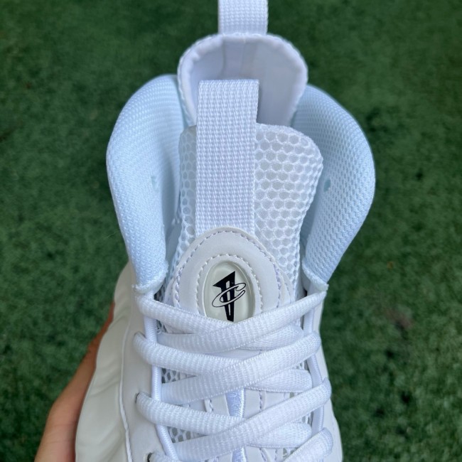 Nike Air Foamposite One Triple White