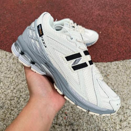 New Balance 1906R Cordura Tan Black