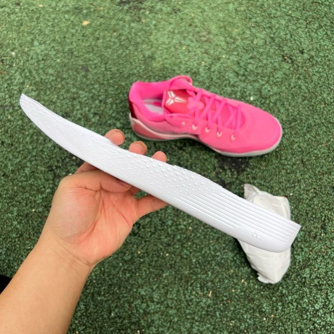 Nike Kobe 9 EM Low Protro Kay Yow Think Pink