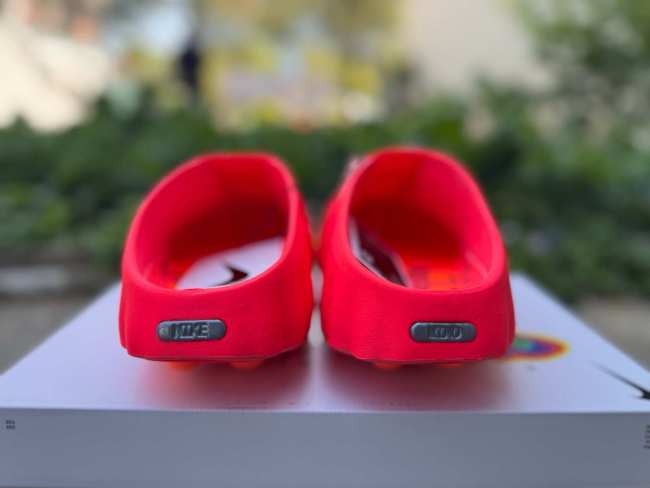 Nike Mind 001 Slide Solar Red