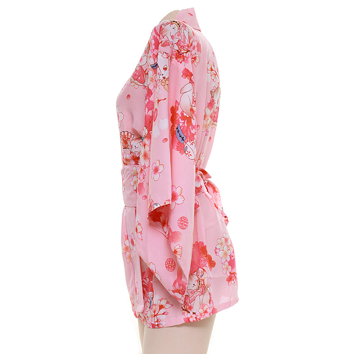 桜の花と猫プリントがキュートな色気漂う浴衣