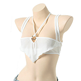 ミニ丈感がクールさとセクシーさを際立たせる2点セット