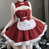 クリスマスカラーを纏めたサンタメイドコスプレ