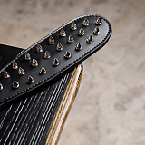 SM上級者向けのスタッズスパンキングパドル