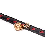 ハート型にくり抜かれた鈴付き本牛革拘束首輪 リード付き