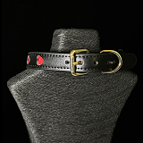 ハート型にくり抜かれた鈴付き本牛革拘束首輪 リード付き