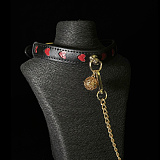 ハート型にくり抜かれた鈴付き本牛革拘束首輪 リード付き