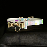 光沢感で目を引くオーロラブルー本革SM拘束首輪