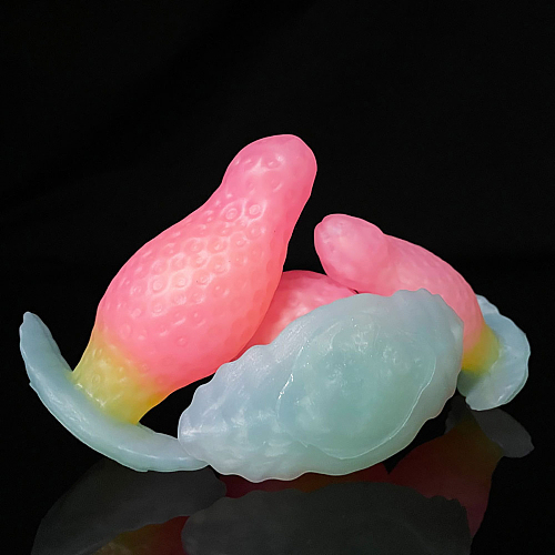 かわいいピンクイチゴアナルプラグ 液体シリコン製 4サイズ展開
