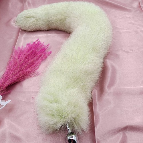 リボン付きのふわふわな尻尾付きのアナルプラグ ライムグリーン