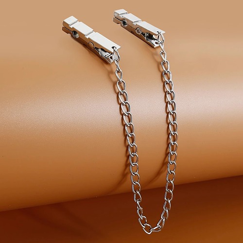 本格的な乳首責めグッズ 重みのあるチェーン付きのニップルクリップ