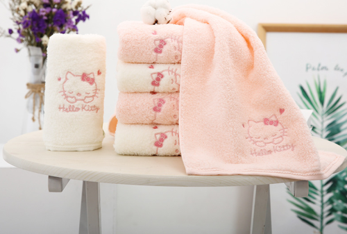 HELLO KITTY Towel Gift Box